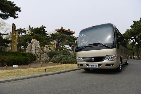 Dos autobuses eléctricos puros de modelo E7 de Yutong han sido entregrados formalmente a La Residencia de Huéspedes de Estado de Diaoyutai